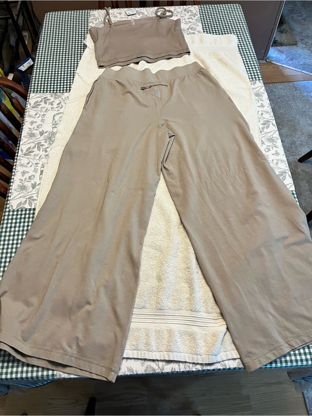 Free People Women’s Tank and Wide-Leg Pant set in Taupe - Picture 4 of 7